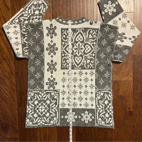 Vintage Needles Yarn Ornate Snowflake Geometric Sweater Made In USA - Picture 7 of 8